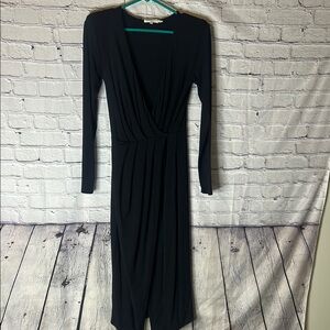 Good American black long sleeve wrap dress size 2. Beautiful long dress